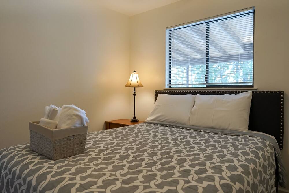 Photo of Bedroom in Elk