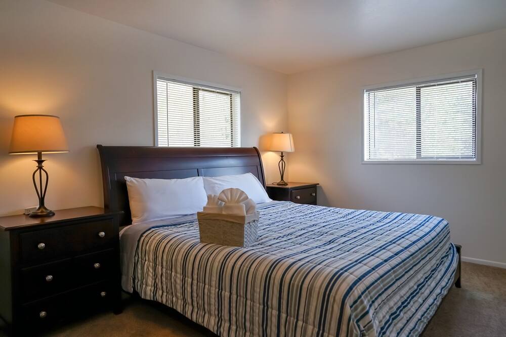 Photo of Bedroom in Elk