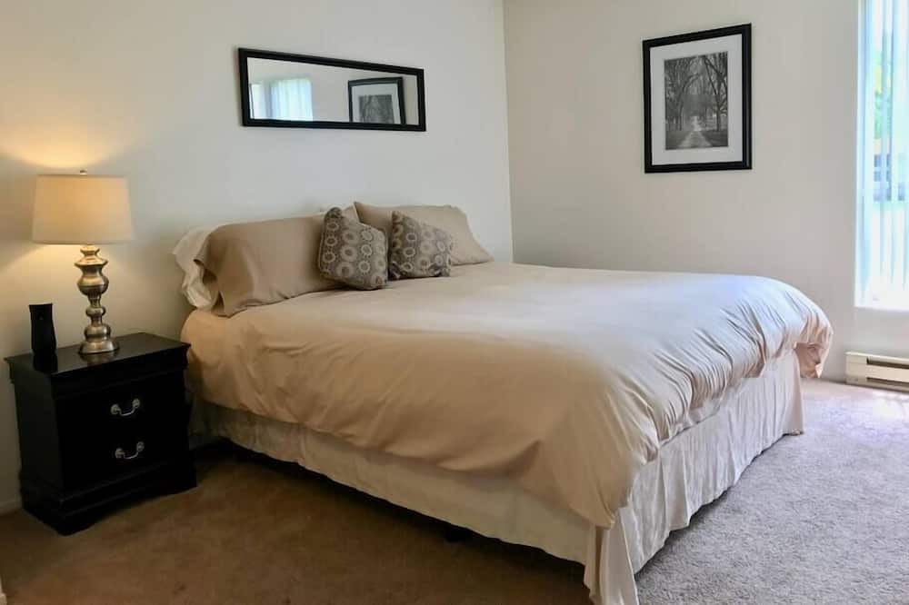 Photo of Bedroom in Crown Point