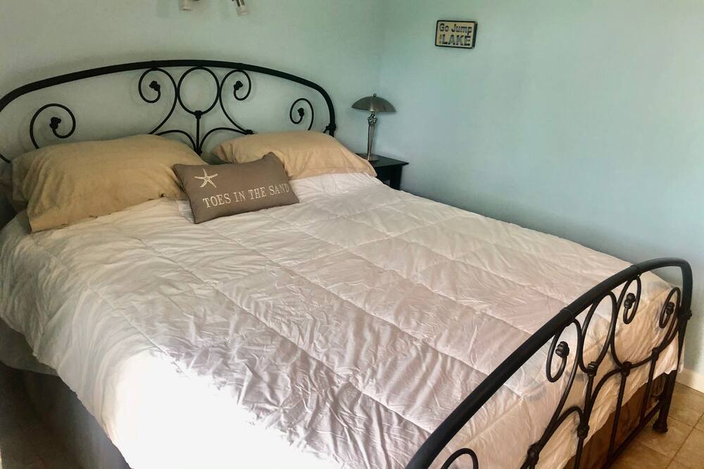Photo of Bedroom in Winnisquam