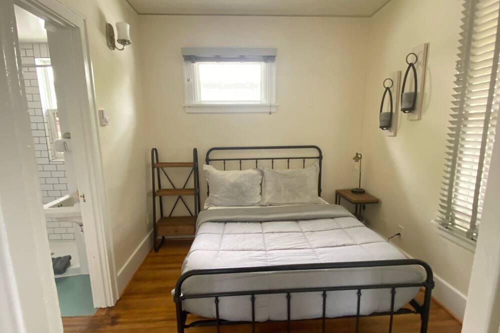 Photo of Bedroom in Livingston