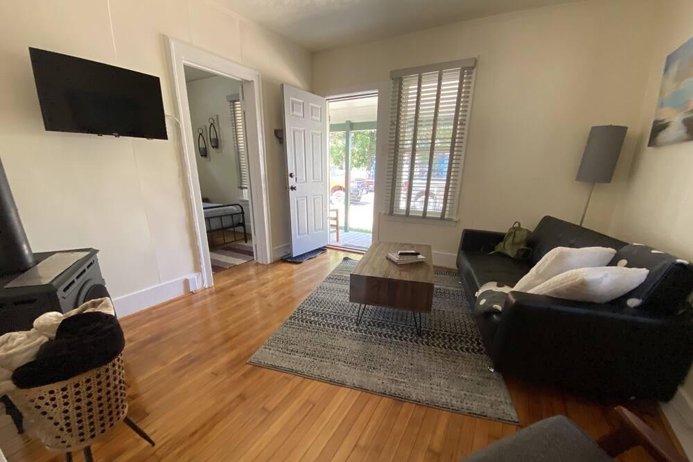 Photo of Livingroom in Livingston