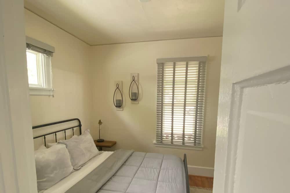 Photo of Bedroom in Livingston