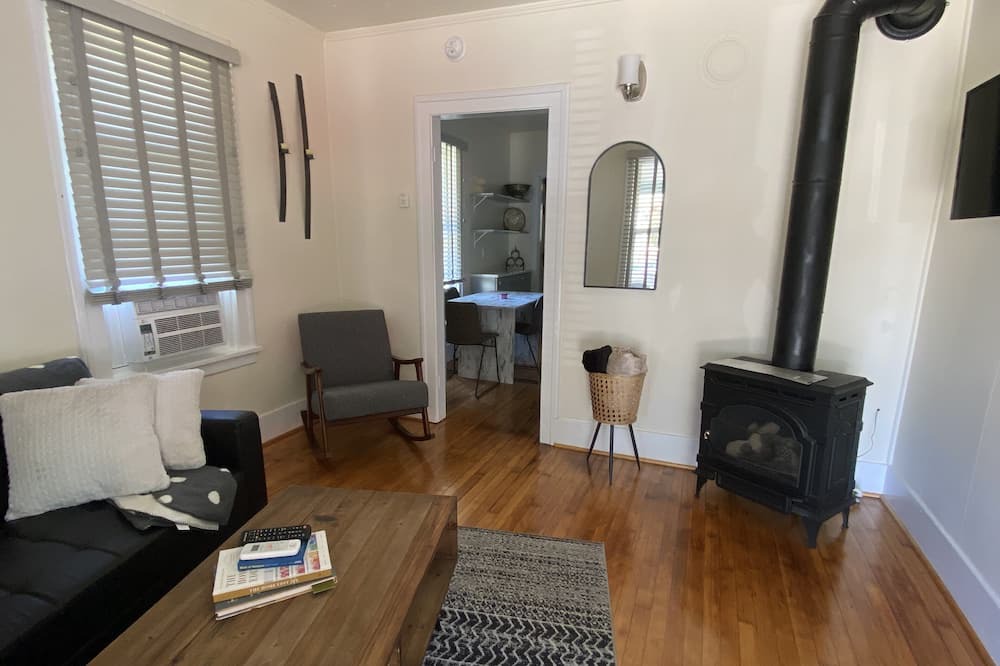 Photo of Livingroom in Livingston