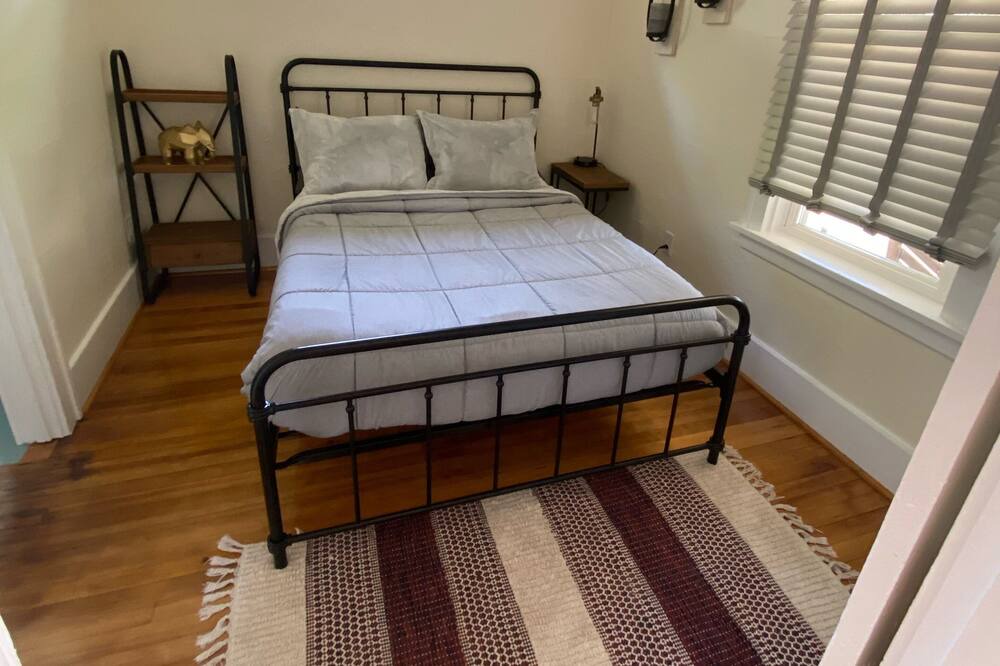 Photo of Bedroom in Livingston