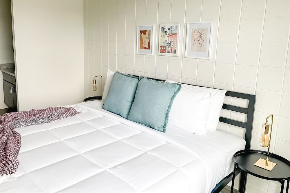 Photo of Bedroom in Mount Auburn