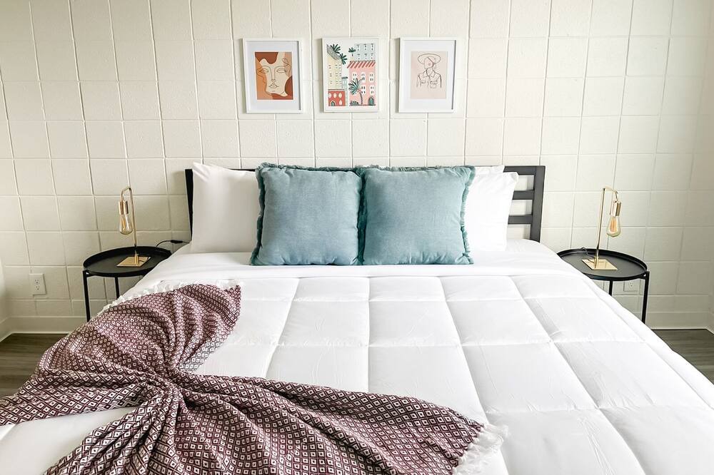 Photo of Bedroom in Mount Auburn