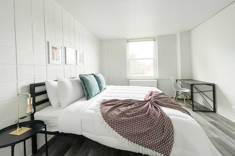 Photo of Bedroom in Mount Auburn