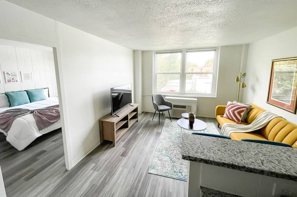 Photo of Bedroom in Mount Auburn