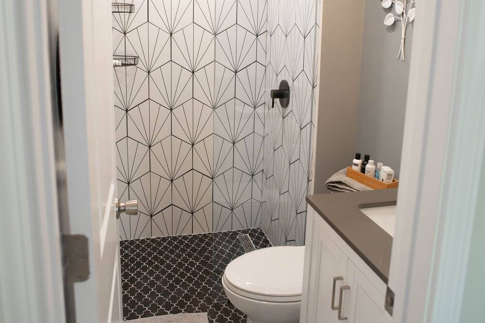 Photo of Bathroom in Speedway