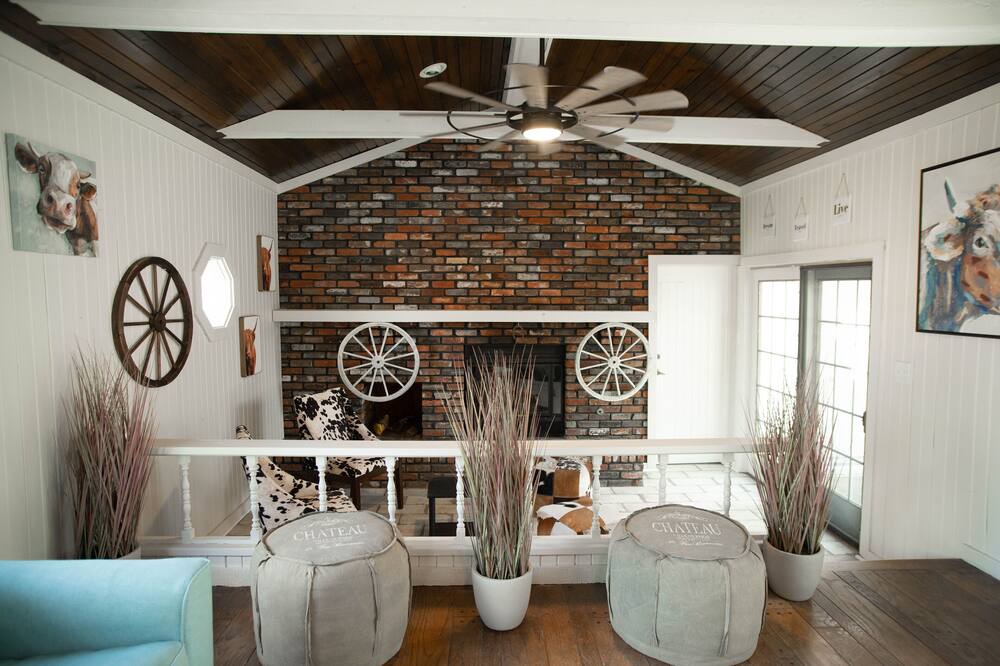 Photo of Livingroom in Speedway