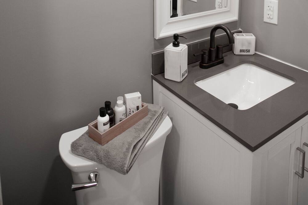 Photo of Bathroom in Speedway