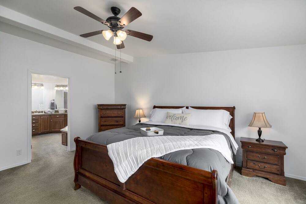 Photo of Bedroom in Maeser