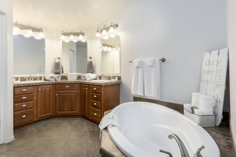 Photo of Bathroom in Maeser