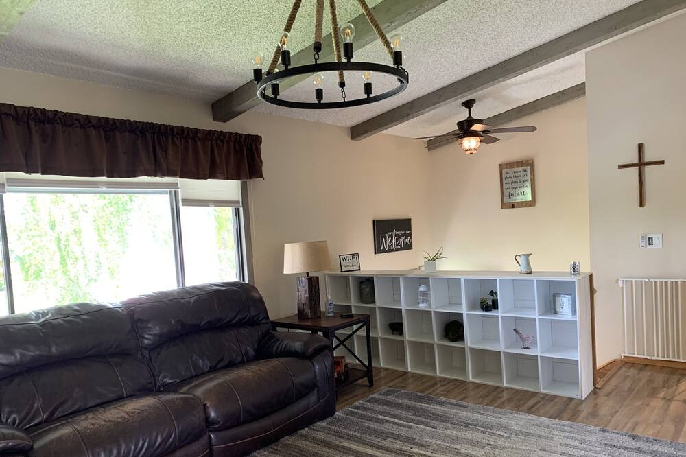 Photo of Livingroom in Evergreen