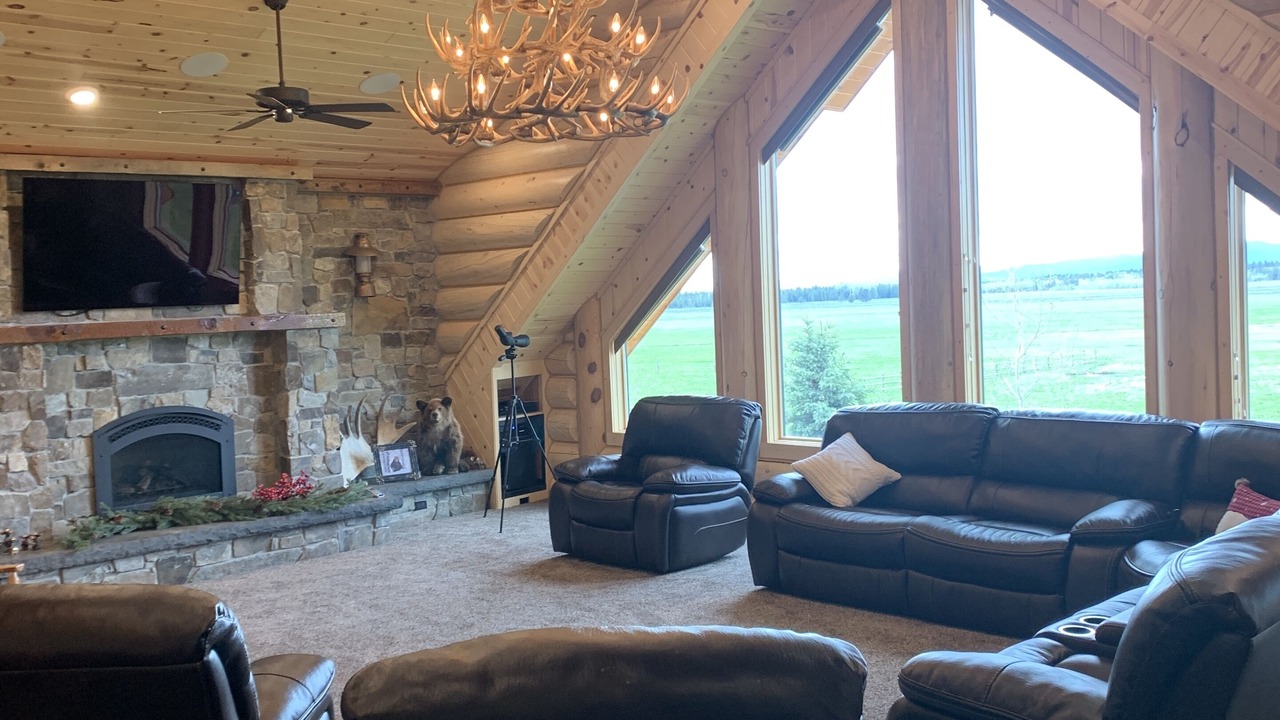 Photo of Livingroom in Island Park