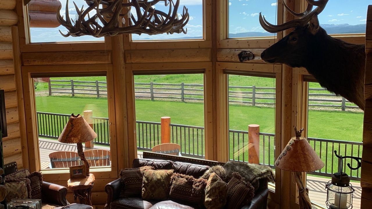 Photo of Livingroom in Island Park