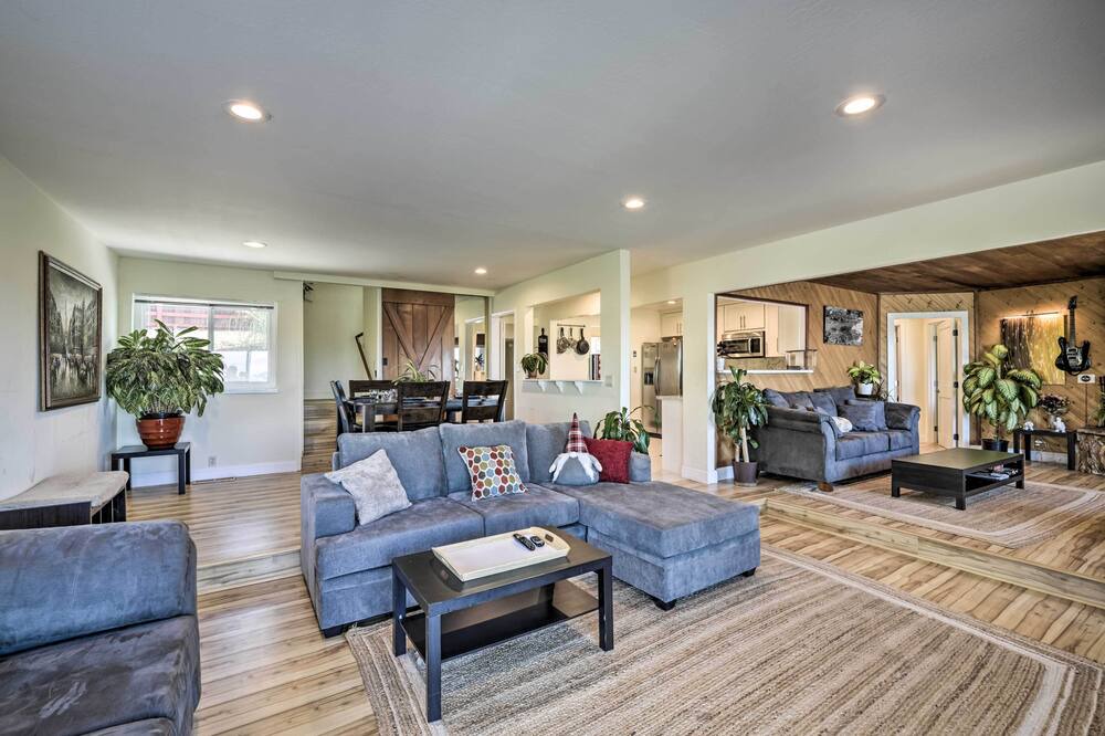 Photo of Livingroom in Hayward