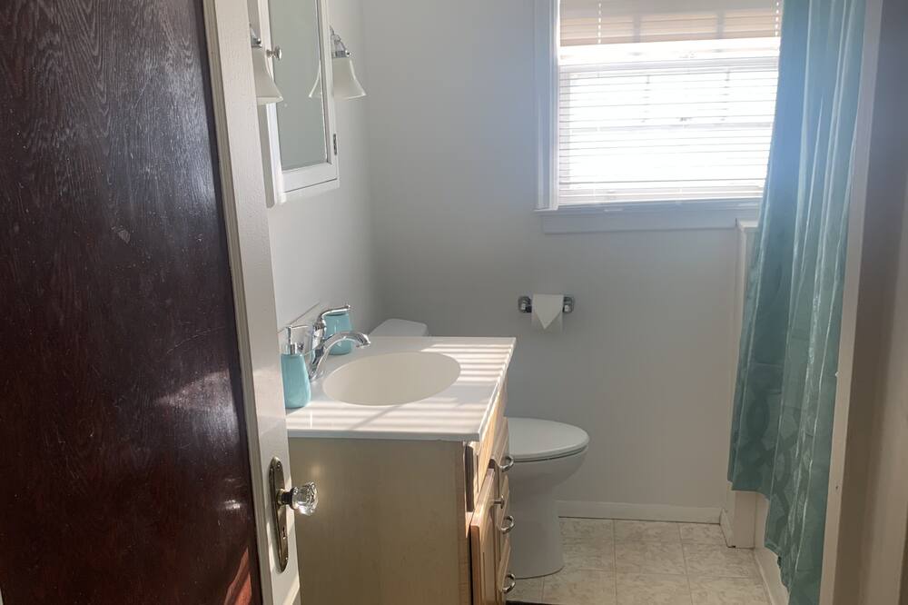 Photo of Bathroom in Winnemucca