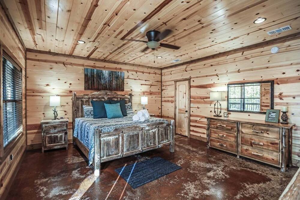 Photo of Bedroom in Hochatown