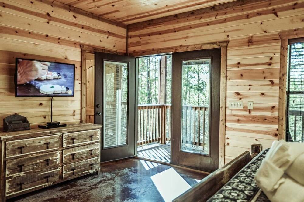 Photo of Livingroom in Hochatown