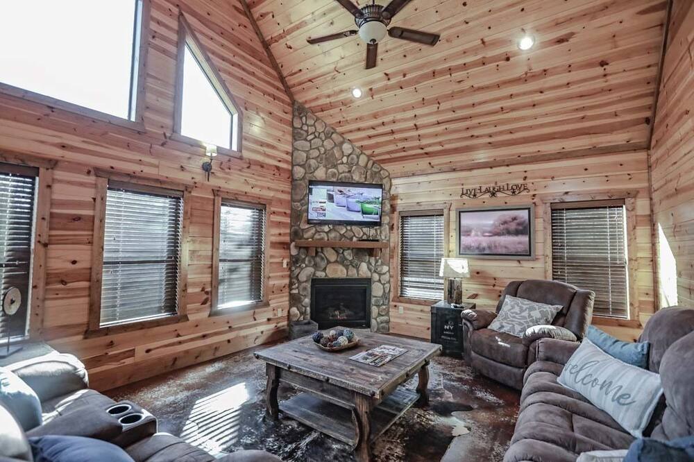 Photo of Livingroom in Hochatown
