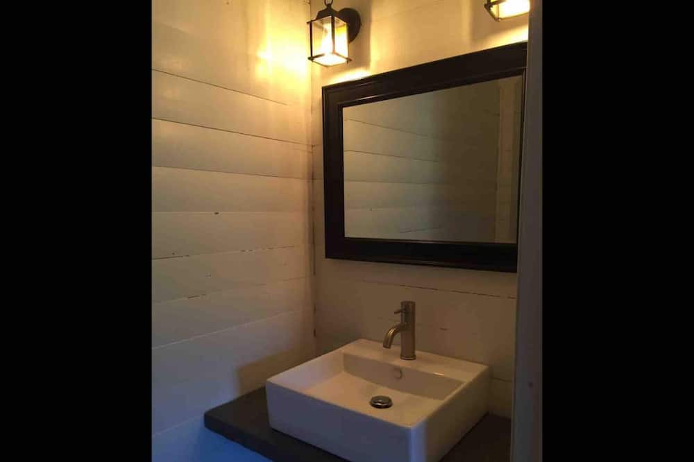 Photo of Bathroom in Weippe