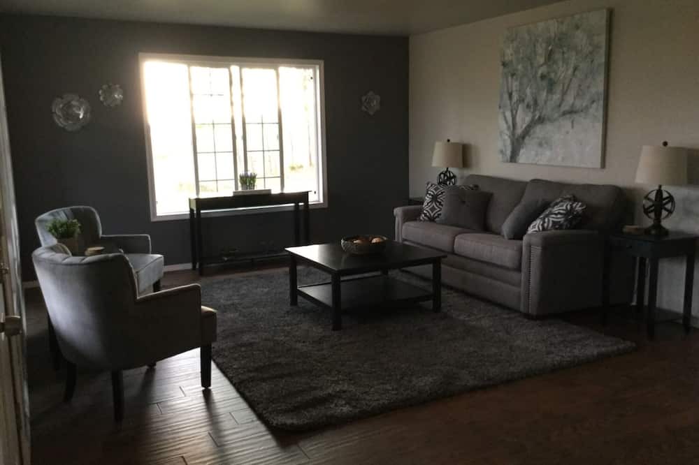 Photo of Livingroom in Weippe