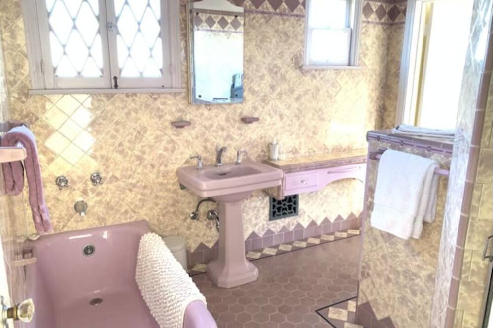 Photo of Bathroom in Northwest San Pedro