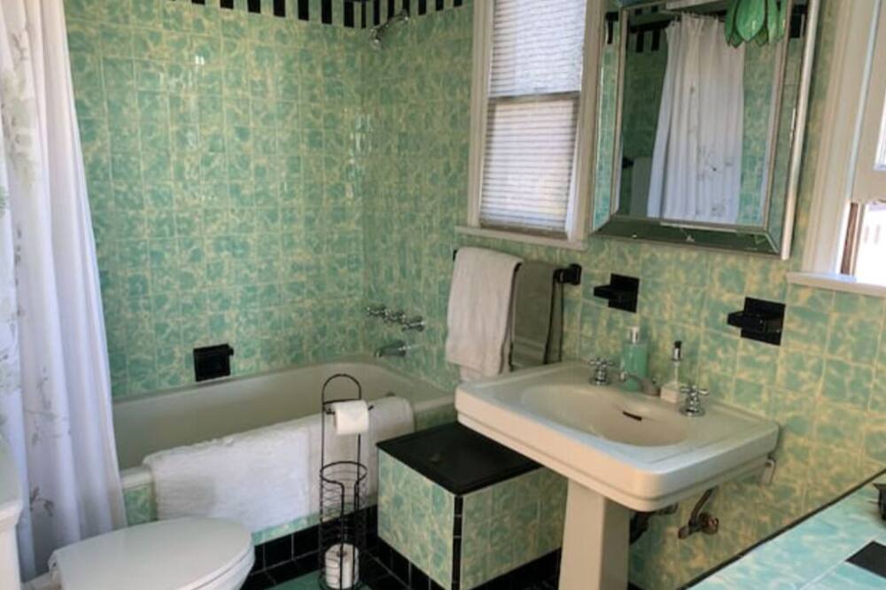 Photo of Bathroom in Northwest San Pedro
