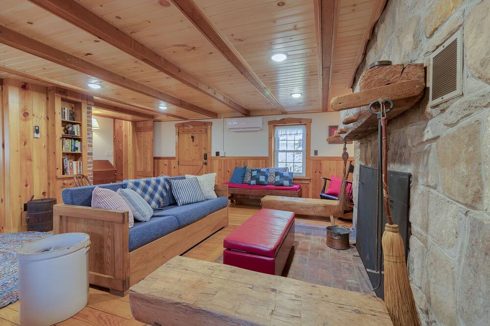 Photo of Livingroom in Drifting