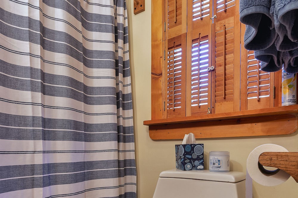 Photo of Bathroom in Drifting