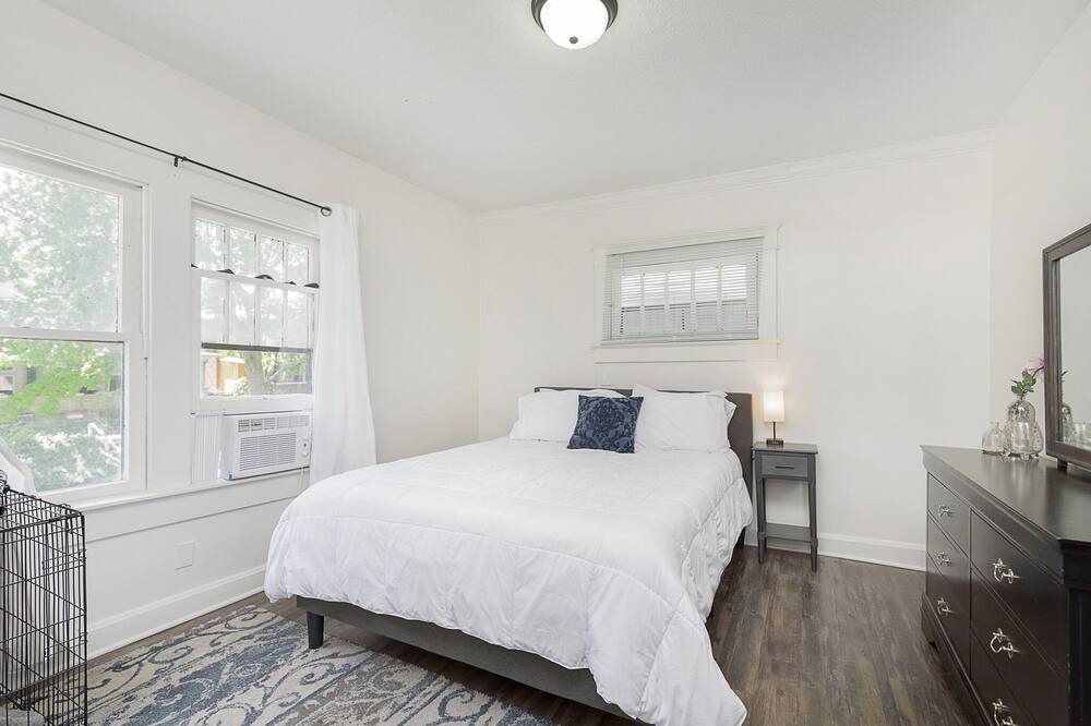 Photo of Bedroom in Holy Cross