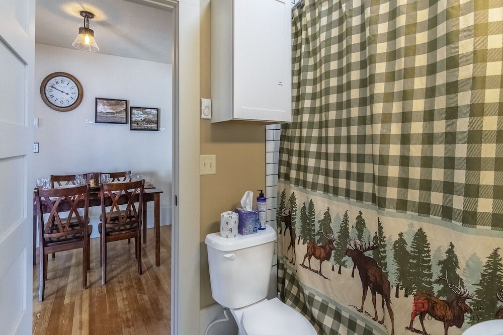 Photo of Bathroom in Powell