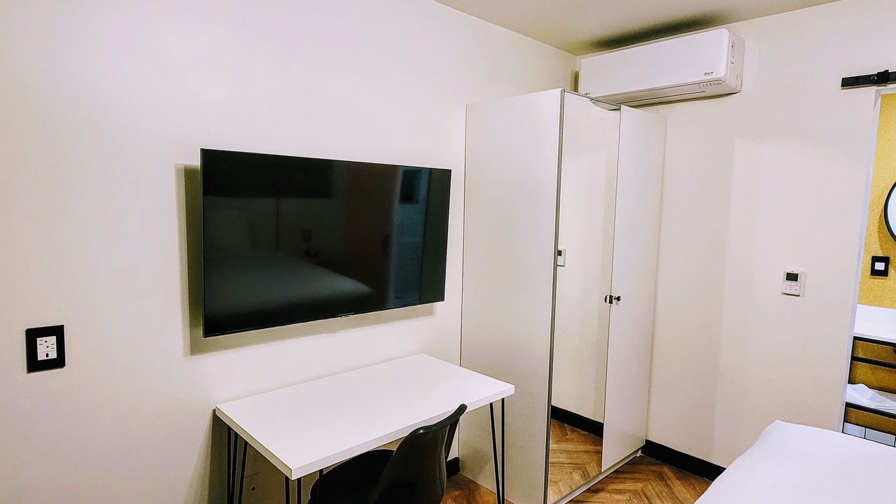 Photo of Bedroom in Burbank