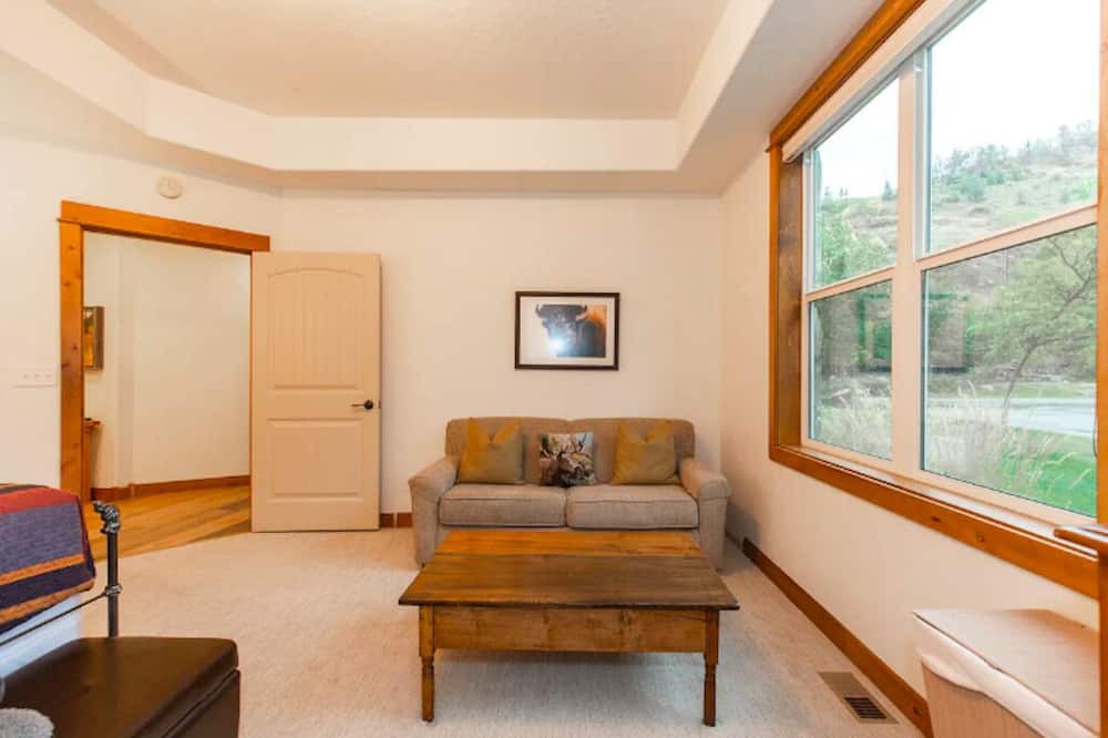 Photo of Livingroom in Red Lodge