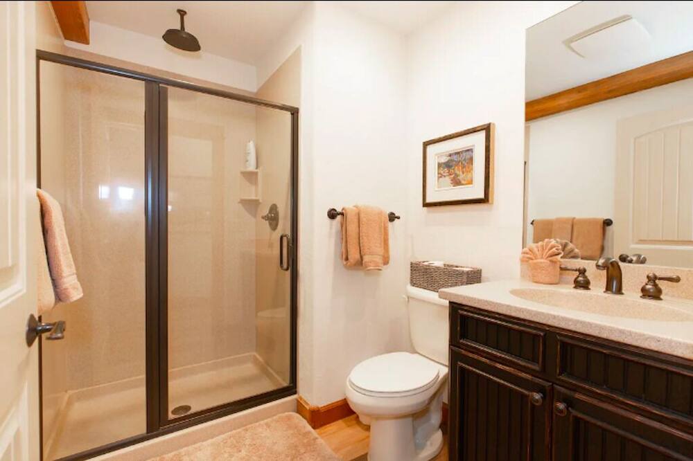 Photo of Bathroom in Red Lodge