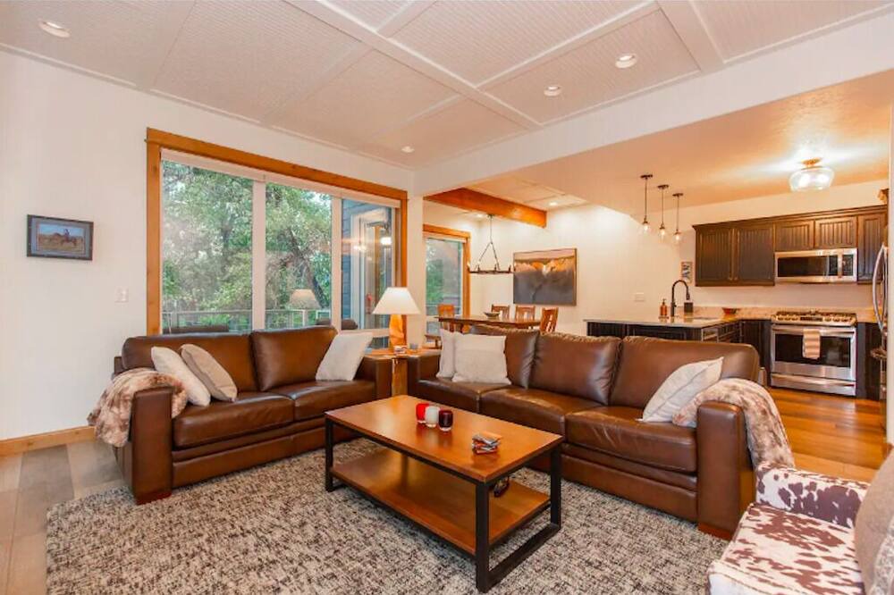 Photo of Livingroom in Red Lodge
