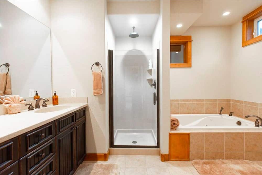 Photo of Bathroom in Red Lodge