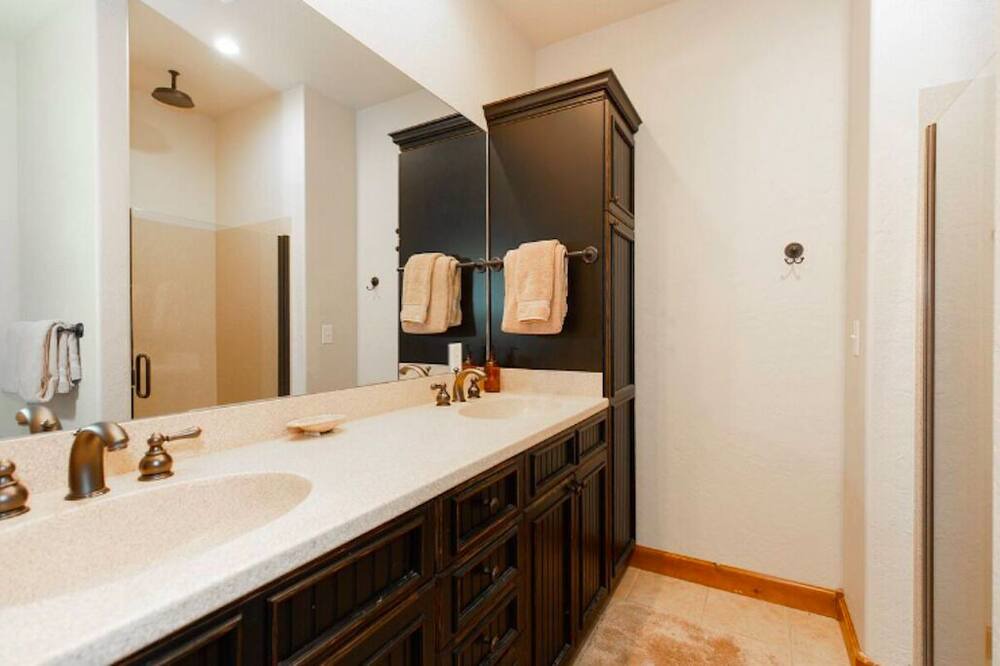 Photo of Bathroom in Red Lodge