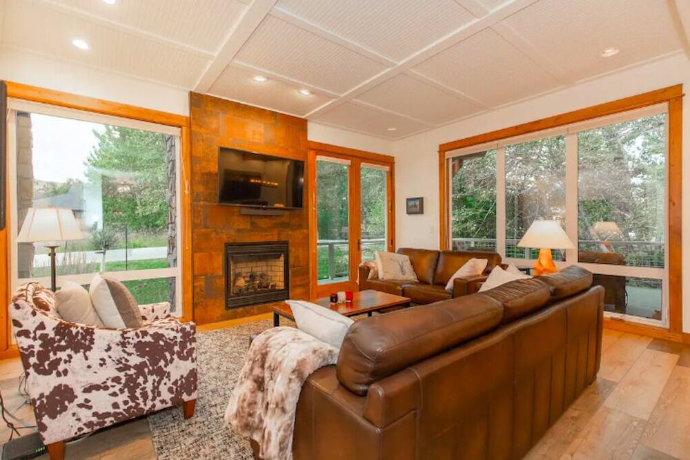 Photo of Livingroom in Red Lodge