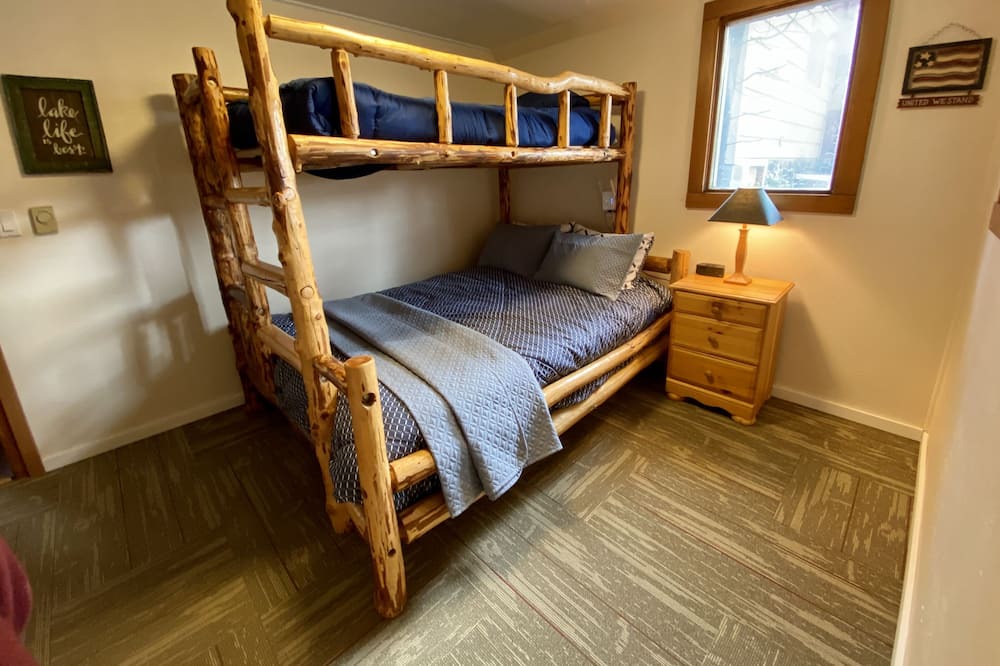 Photo of Bedroom in Diamond Lake