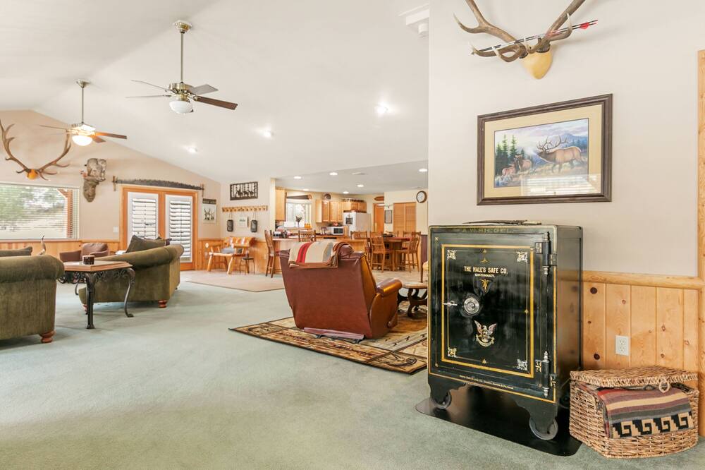 Photo of Livingroom in Superior