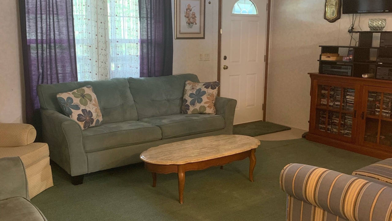 Photo of Livingroom in Manning