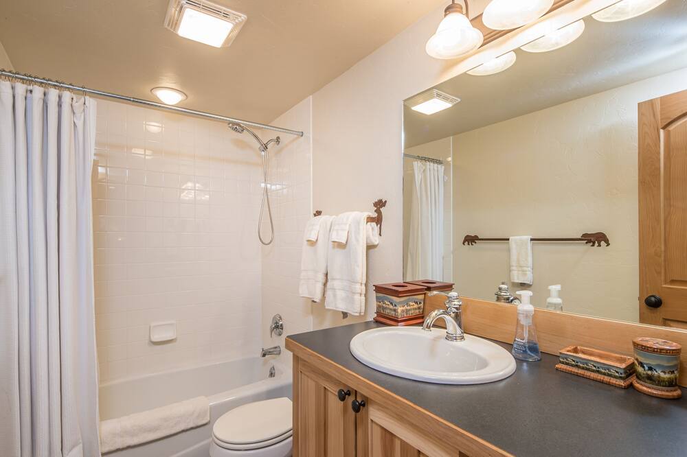 Photo of Bathroom in Powder Ridge