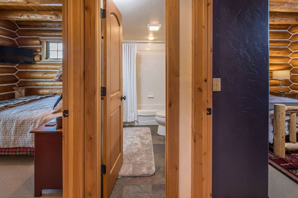 Photo of Bedroom in Powder Ridge