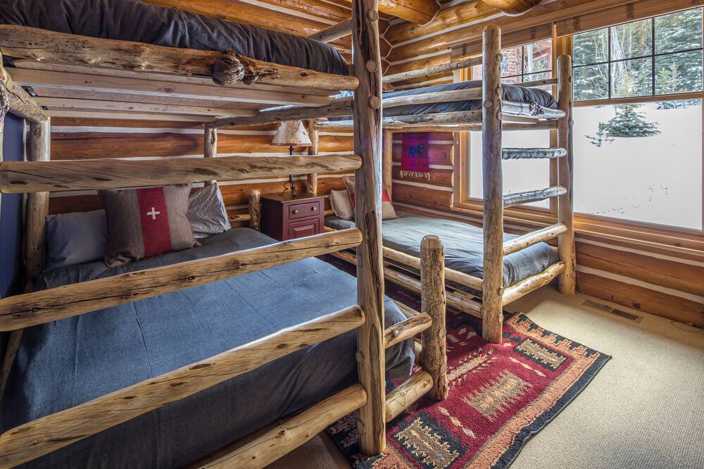 Photo of Bedroom in Powder Ridge
