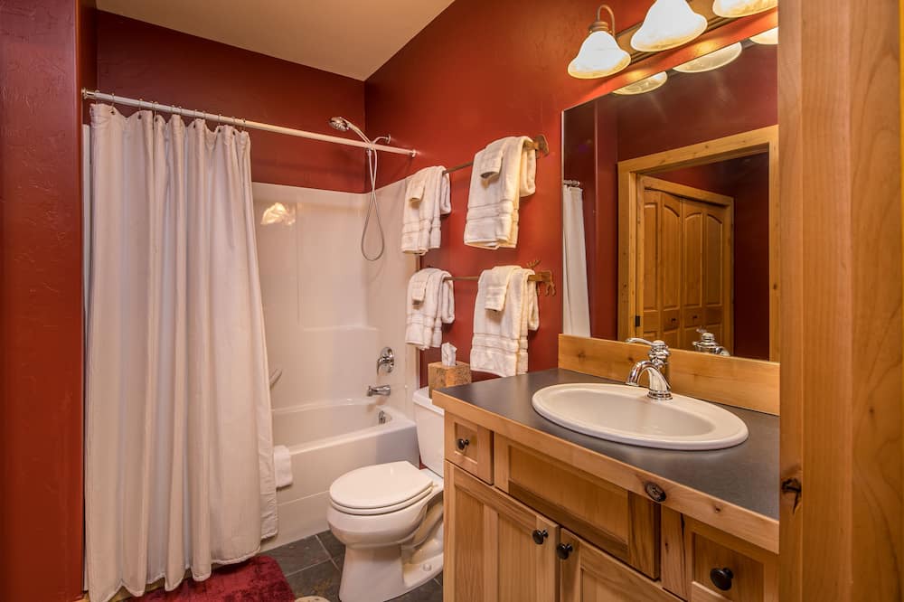 Photo of Bathroom in Powder Ridge