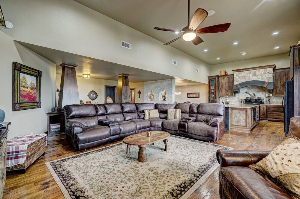 Photo of Livingroom in Paradise Hill