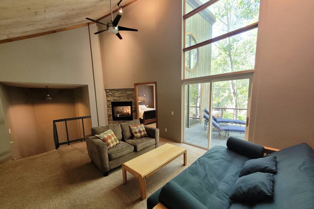 Photo of Livingroom in Hailey